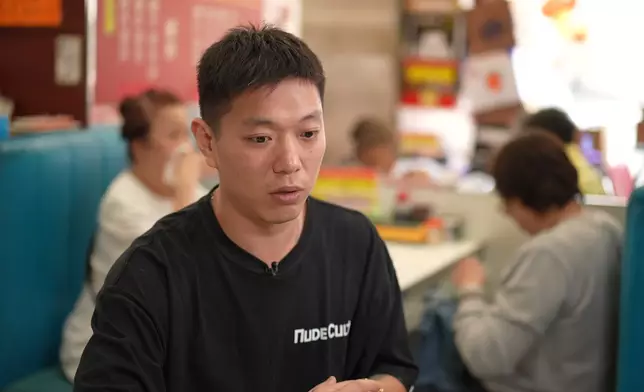 阿霆正式接手兩年多，全因心痛母親半年前更積勞成疾患上焦慮症 。