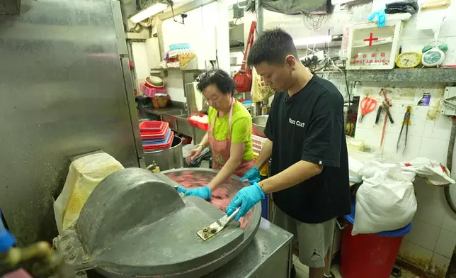 阿霆正式接手兩年多，全因心痛母親半年前更積勞成疾患上焦慮症 。