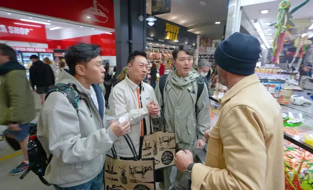 食店店主表示食生蠔可增加「能量」。