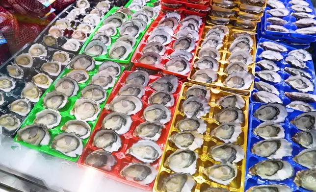 食店店主表示食生蠔可增加「能量」。