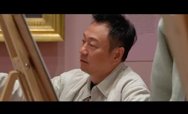 黎耀祥、曹永廉與蕭正楠即興畫畫。