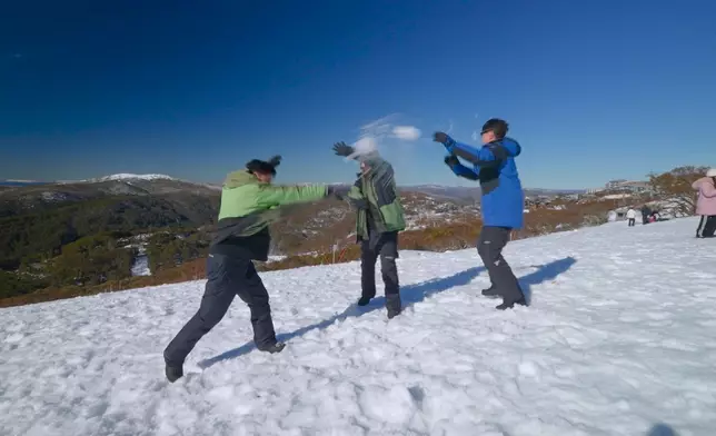 曹永廉被兩位老Best夾攻。