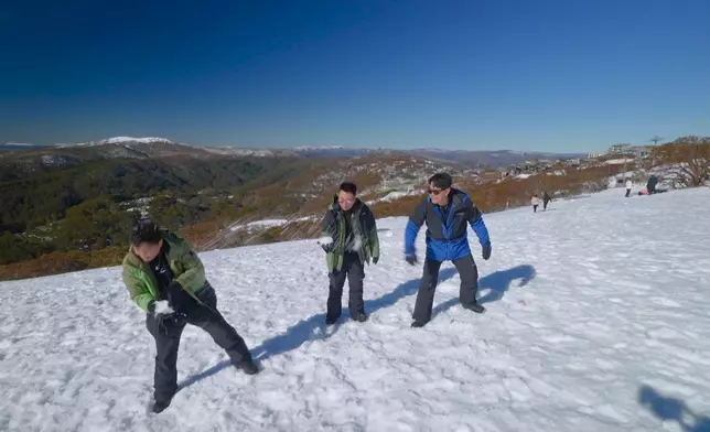 曹永廉被兩位老Best夾攻。