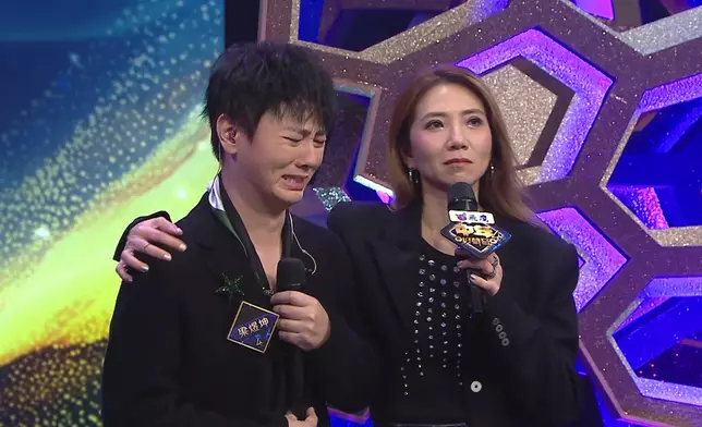 梁煜坤愈說愈激動，最後泣不成聲。