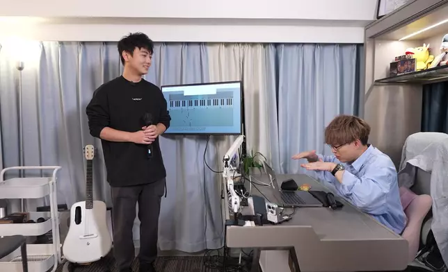 張嘉銘要求梁煜坤收斂「灑狗血」唱腔。