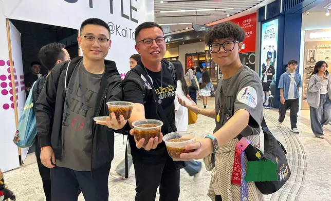 歌迷會為粉絲準備港式碗仔翅。