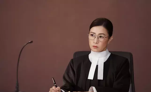 佘詩曼看了頭數集已無限感觸：「就像很近，就像（許紹雄）還在的一個感覺 。」