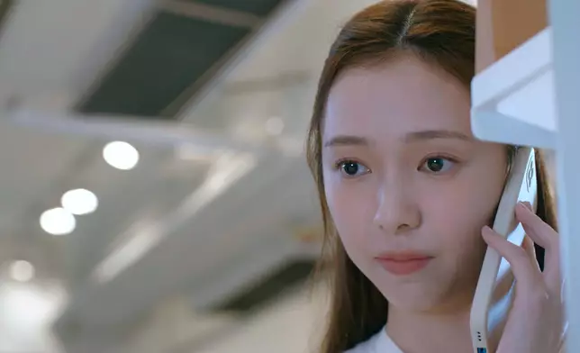 眼神好溫柔，柔情似水咁。