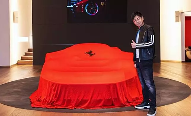 親自飛往意大利原廠取車