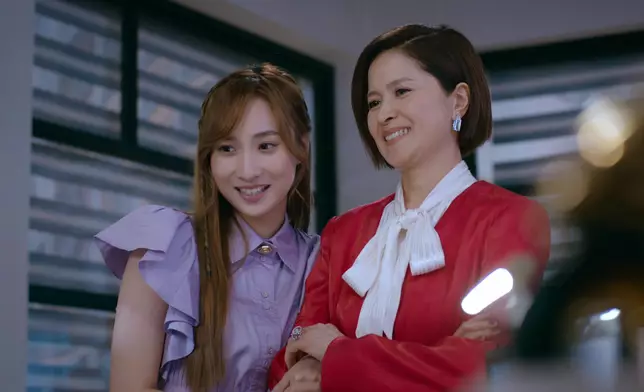 平時嘅邵美琪，係一個親切闊太（大部分時間）同開心媽咪。