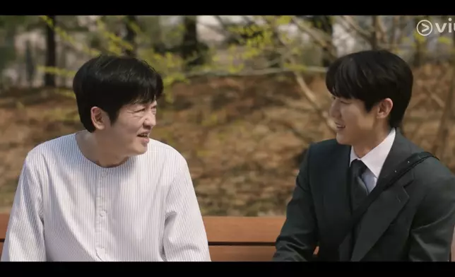 許城泰特別客串首集冤死鬼魂李康楓。Viu提供圖片