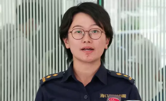 海關港口及海域科貨櫃貨物檢查組督察劉芷欣。香港海關FB