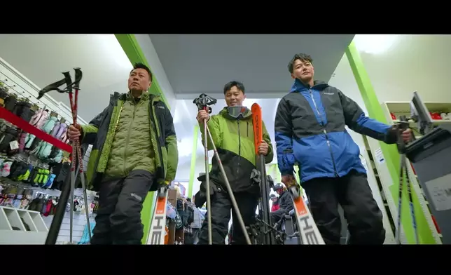 黎耀祥、曹永廉與蕭正楠三兄弟挑戰滑雪！