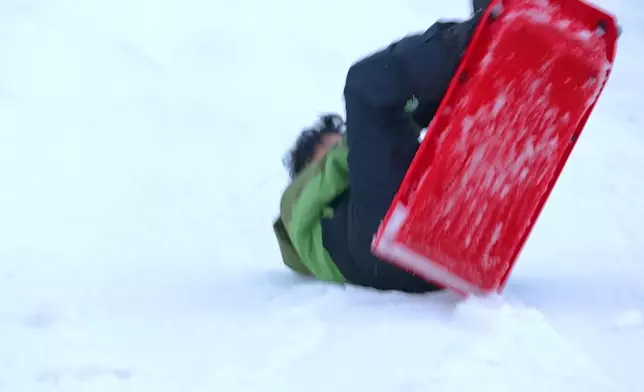 阿廉再次成為被整蠱對象，被推了一把後再度跌低。