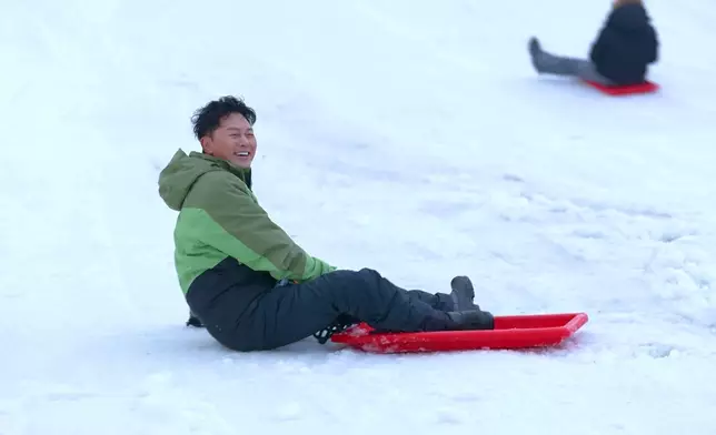 阿廉再次成為被整蠱對象，被推了一把後再度跌低。