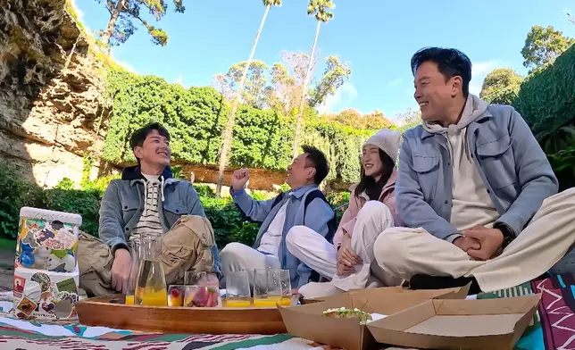 齊齊前往著名的洞穴花園，一邊歎美食，一邊大爆對方令人匪夷所思行為！