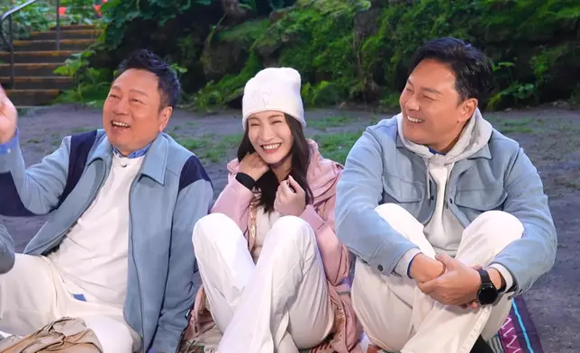 齊齊前往著名的洞穴花園，一邊歎美食，一邊大爆對方令人匪夷所思行為！