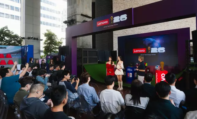 八人女團Lolly Talk成員Yanny與阿妹今日（19日）出席活動。