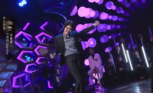 車婉婉向卓猷燕解釋什麼是片皮鴨。