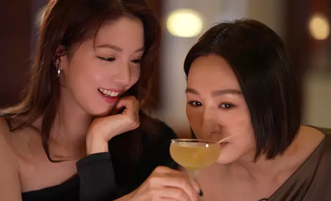 高海寧與陳曉華帶大家拜訪一間被譽為「世一」的酒吧大歎這份世界級的微醺享受。