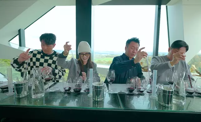 因為調酒過程要計數，搞到阿廉頭都大埋，笑死。