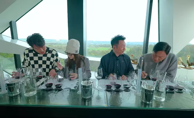 因為調酒過程要計數，搞到阿廉頭都大埋，笑死。