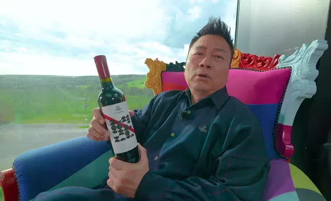 兩位「24孝好男人」，親自調嘅酒梗係送畀最愛啦。