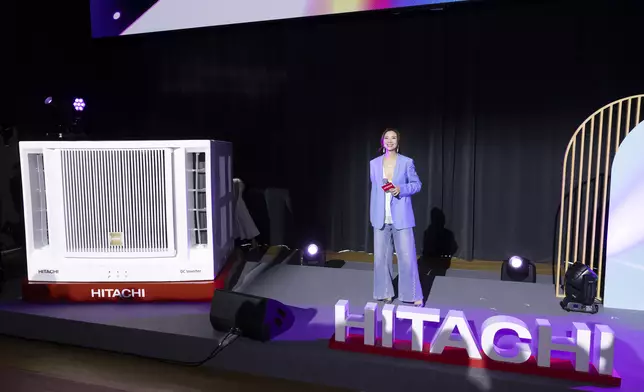 軒婉婉壓軸獻唱《你是你本身的傳奇》及《Greatest Love of All》，更自爆是品牌「超級鐵粉」。