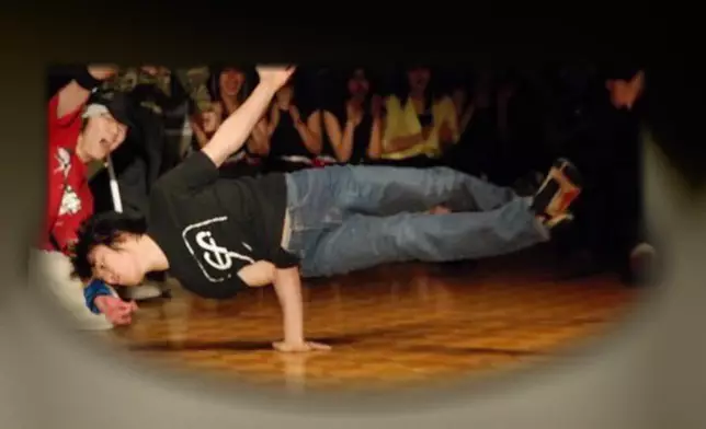 鄭家聲唱歌好聽，亦是舞林高手。