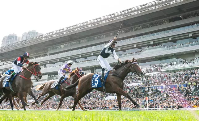 由廖康銘訓練、布文策騎的「白鷺金剛」以1分59秒43完成賽事，勇奪寶馬香港打吡大賽(2000米)冠軍，成為此賽歷來最快完成時間。