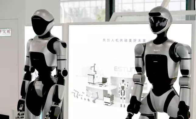 最新一代國產人形機械人。巴士的報記者攝