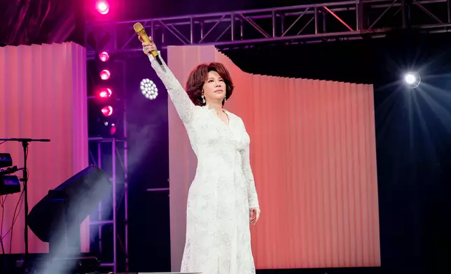 她坦言已唱了47年，最精華的歲月都獻給了舞台。