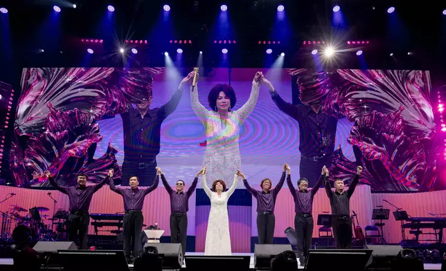 蔡琴除獻唱多首經典作品，更罕有分享與父母的故事，談及成長經歷時眼中閃爍淚光。