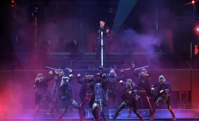 一連十場《黎明LEON LAI ROBBABA紅館演唱會2026》昨晚開鑼！