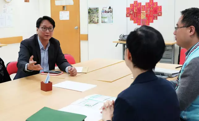 何永賢會見鄧家彪。何永賢FB圖片