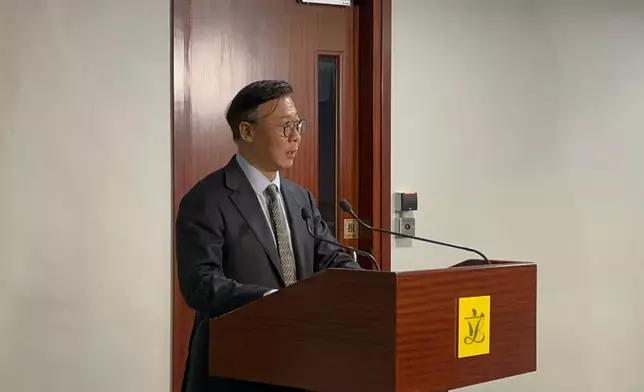署理律政司司長張國鈞發言。巴士的報記者攝