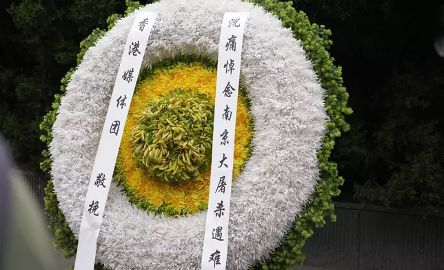 香港媒體參訪團誌哀。巴士的報記者攝