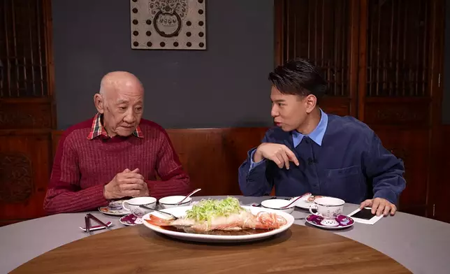 鼎爺、行仔到尖沙嘴試中菜。