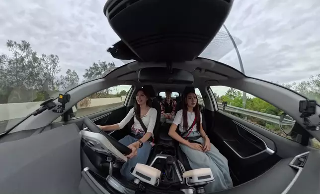 吳若希（Jinny）、戴祖儀（Joey）、丁子朗（丁丁）的玩轉昆士蘭。