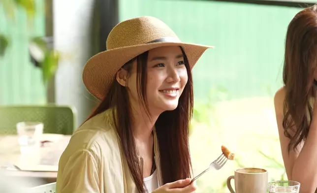 Joey搞笑指樹熊年紀細過Jinny。