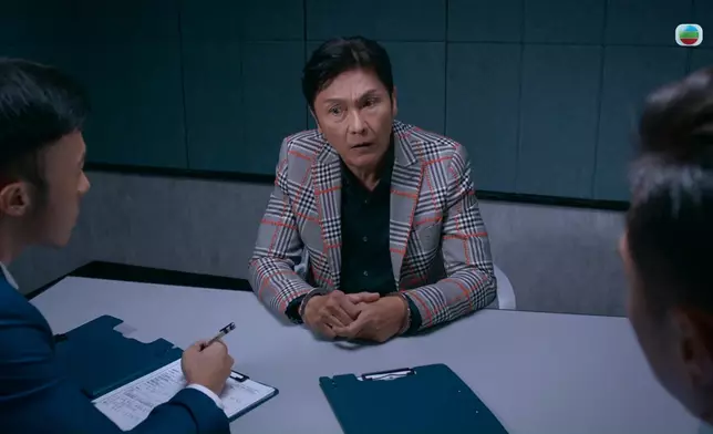 關禮傑最初扮傻話唔識吳子冲。