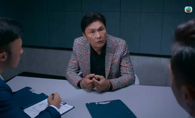 關禮傑最初扮傻話唔識吳子冲。