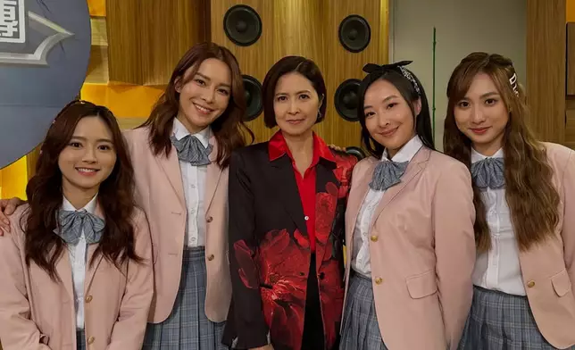 校服Look都難不到她！