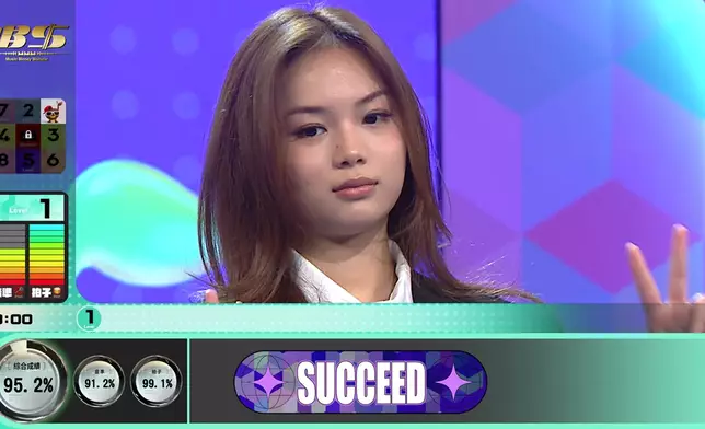 就算成功過關，Jasmine都表現得好淡定，情緒絕不大起大落。