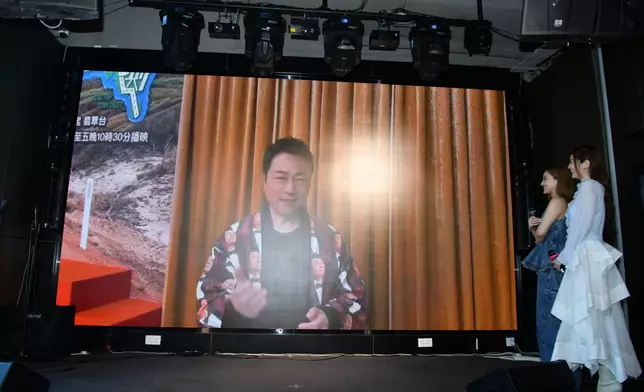 獲黎耀祥拍片打氣。