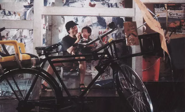 哥可親自創作及主唱主題曲支持業界。