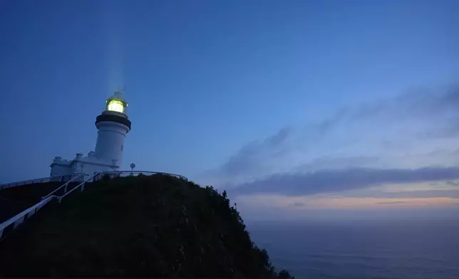 丁丁男人的浪漫，獨自看日出。