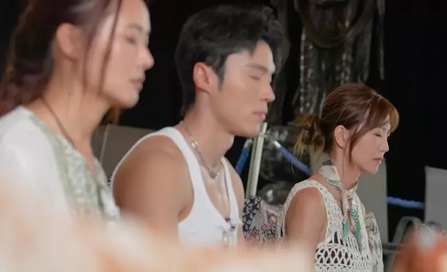 享受「全輯最安靜Moment」。