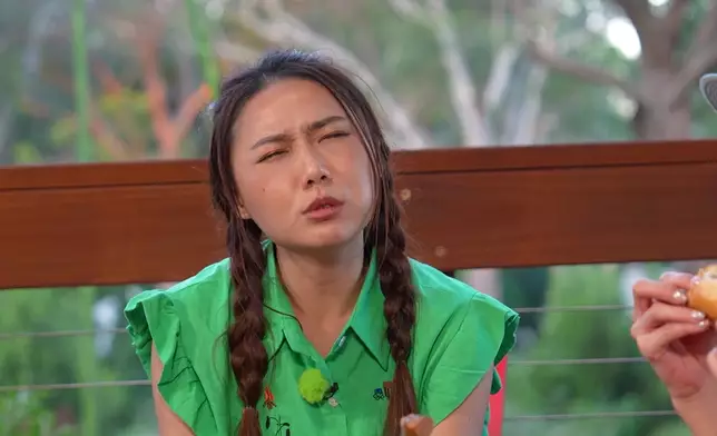 談到幸福Moment，Joey：屙屎。