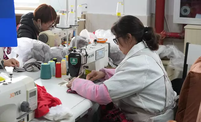 樣板間展示手工縫製。巴士的報記者攝